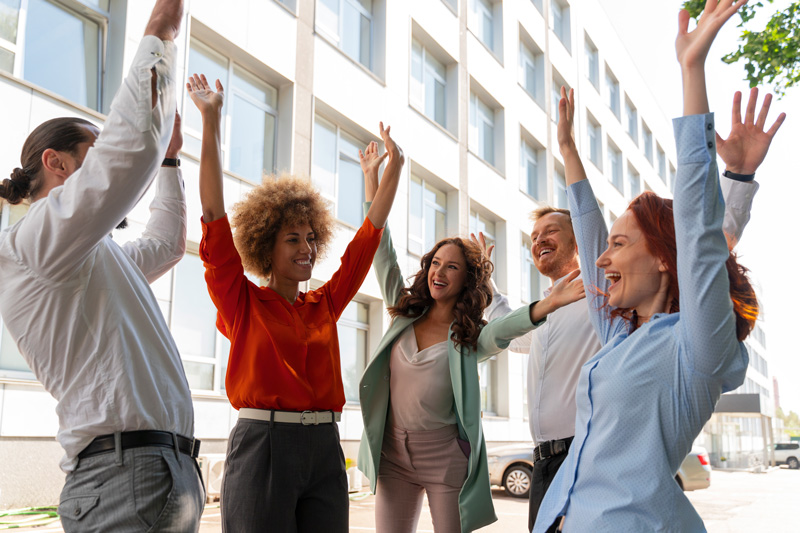 labor-union-members-working-together